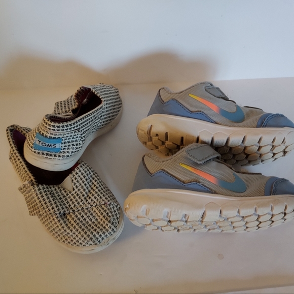 Toddler Girl TOMs & Nike Shoes Sizes 6T & 7 - Picture 3 of 3